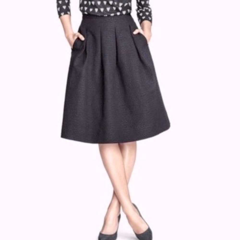 H&M black midi skirt size 4